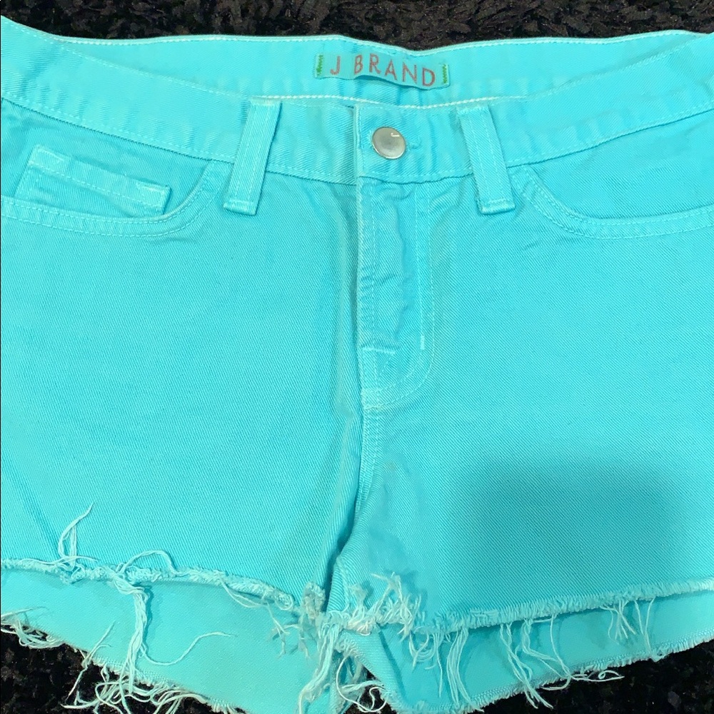 NWOT. Turq jbrand cut off shorts. Size 26
